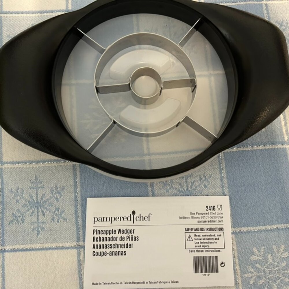 Pampered Chef Pineapple Wedger- previously owned